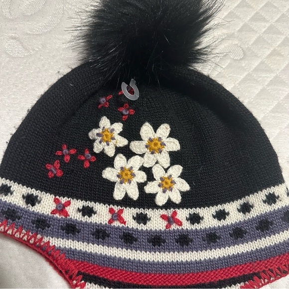 Smartwool Beanie Red & Black Pom Pom Embroidery Floral Merino Wool Artsy OS - Picture 1 of 8